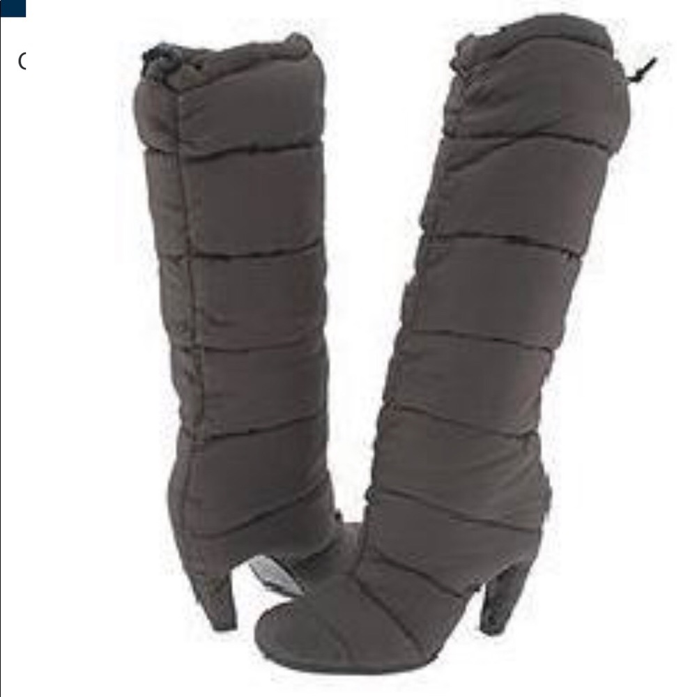 ISO UNITED NUDE BUBBLE BOOTS